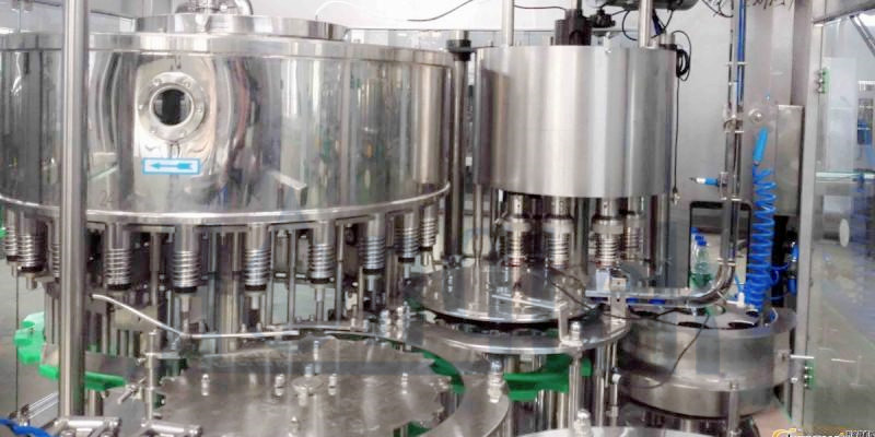 processus-de-filtration-d-eau-en bouteille-2.jpg