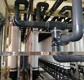 Quel type de membrane UF est utilisé pour traiter les eaux usées huileuses ?